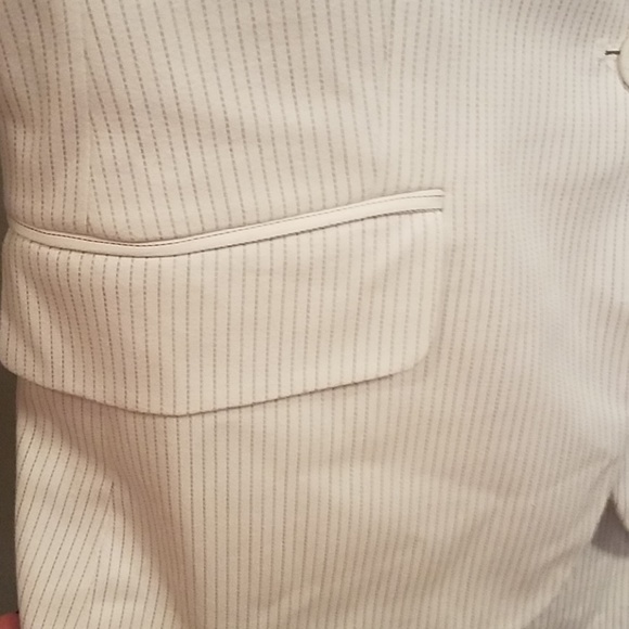 Suit - Picture 4 of 7